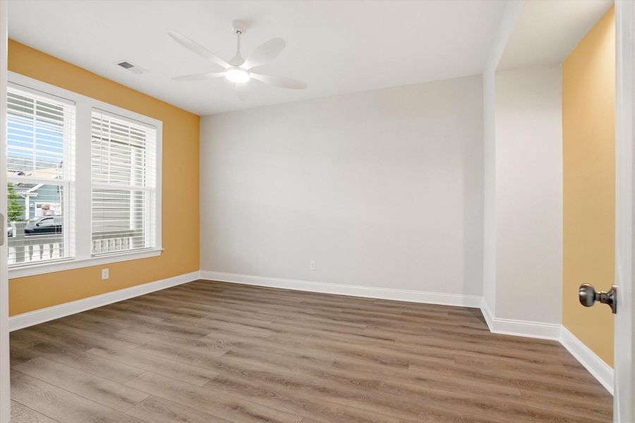 Spacious, unfurnished interior of a new home in , Summerville (Image 30).