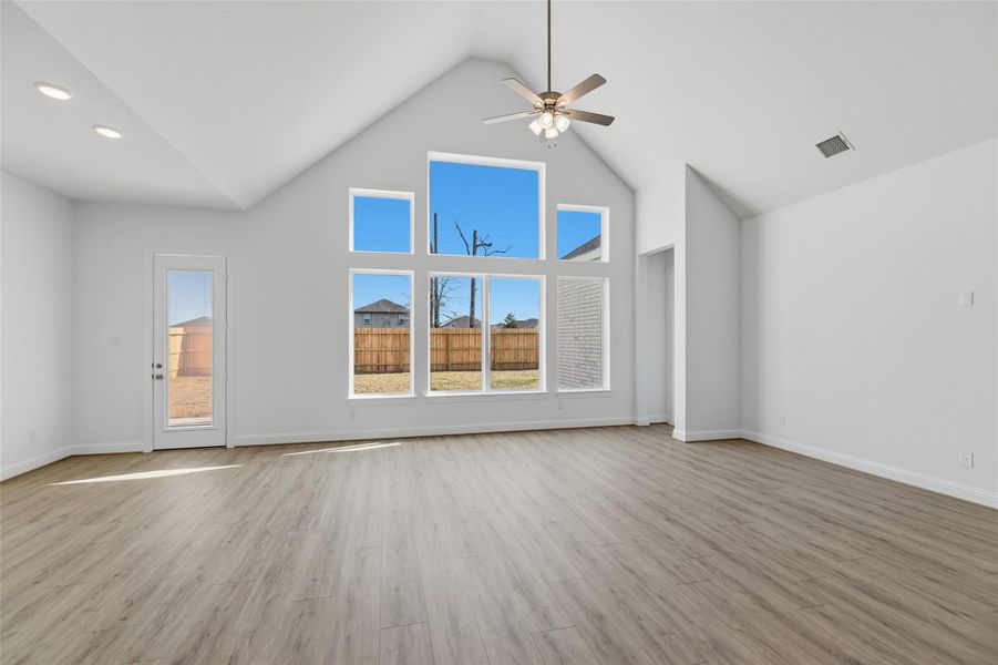 Spacious, unfurnished interior of a new home in Sundance Cove, Crosby (Image 26).