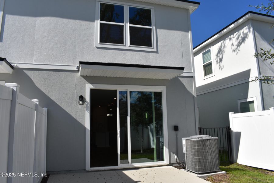 Exterior details and patio area of a home in Irongate Villas, Jacksonville (Image 30).