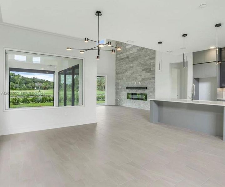 Spacious, unfurnished interior of a new home in , Davenport (Image 18).