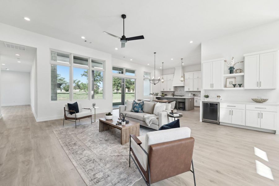 Comfortable, connected, and effortlessly stylish—your main living space awaits. Comfortable, connected, and effortlessly stylish—your main living space awaits.