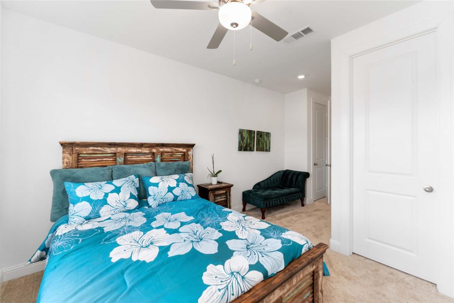 Bedroom with full en suite bath. Bedroom with full en suite bath.