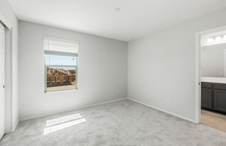 Spacious, unfurnished interior of a new home in Parkside at Anthem at Merrill Ranch, Florence (Image 24).