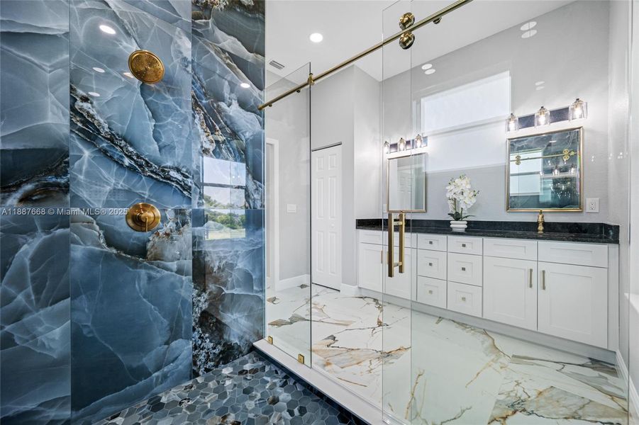 Image 8 of a home in . Image 8 of a home in .