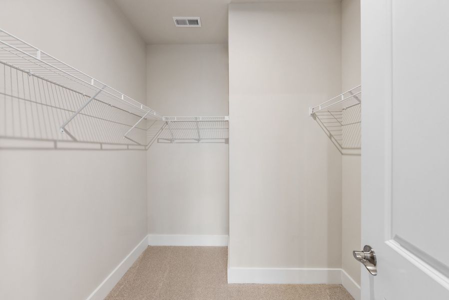 Spacious, unfurnished interior of a new home in Context at Oakhurst, Charlotte (Image 35). Spacious, unfurnished interior of a new home in Context at Oakhurst, Charlotte (Image 35).