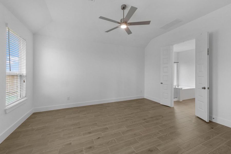 Spacious, unfurnished interior of a new home in Beacon Hill, Waller (Image 17).