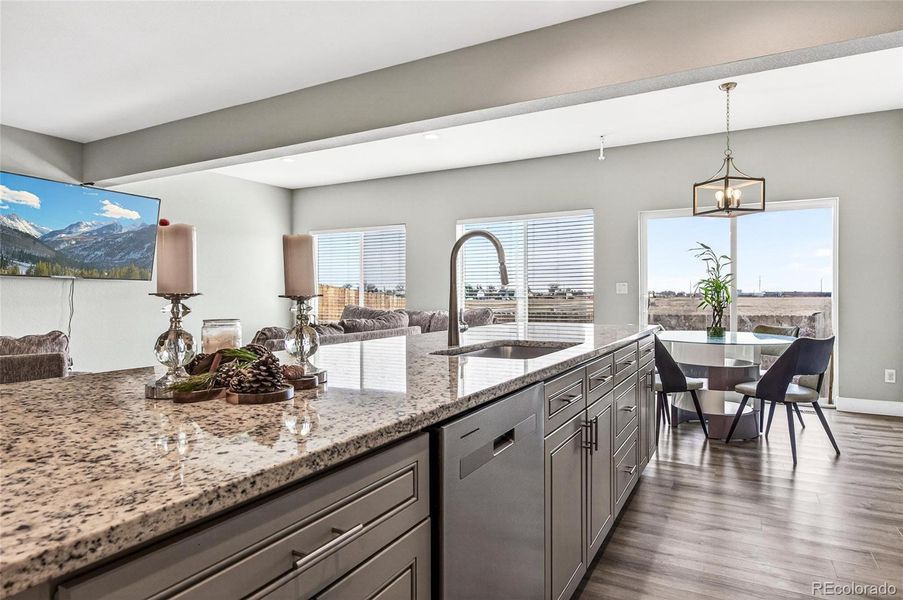 lots of natural light throughout. lots of natural light throughout.