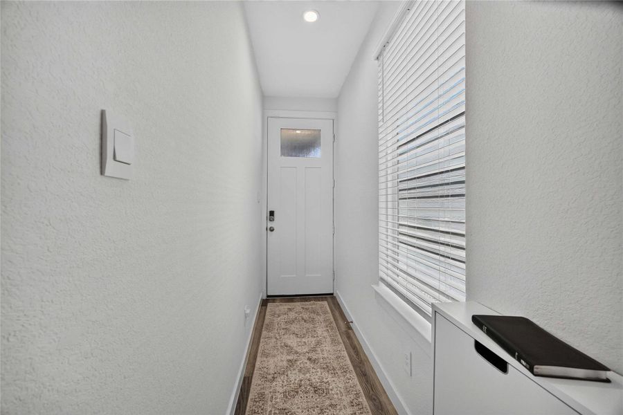 Spacious, unfurnished interior of a new home in , Houston (Image 20).