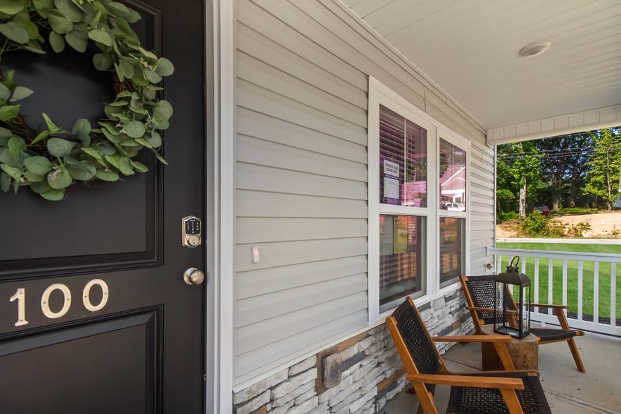 Representative exterior details of a home built from the Haven by Veranda Homes in Pinehaven, Laurens (Image 3).