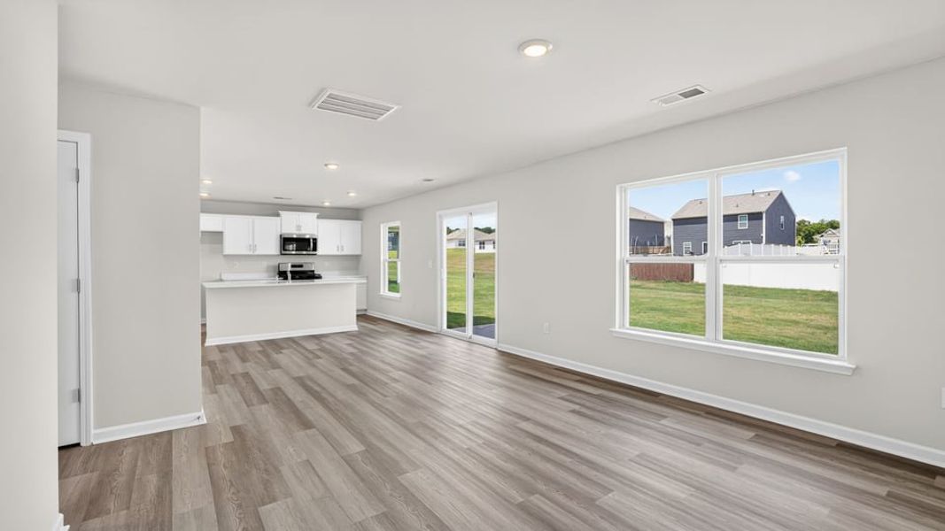 Spacious, unfurnished interior of a new home in Bentley Park, Greenwood (Image 20).