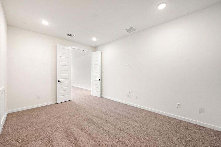 Spacious, unfurnished interior of a new home in Wolf Ranch, Georgetown (Image 20). Spacious, unfurnished interior of a new home in Wolf Ranch, Georgetown (Image 20).