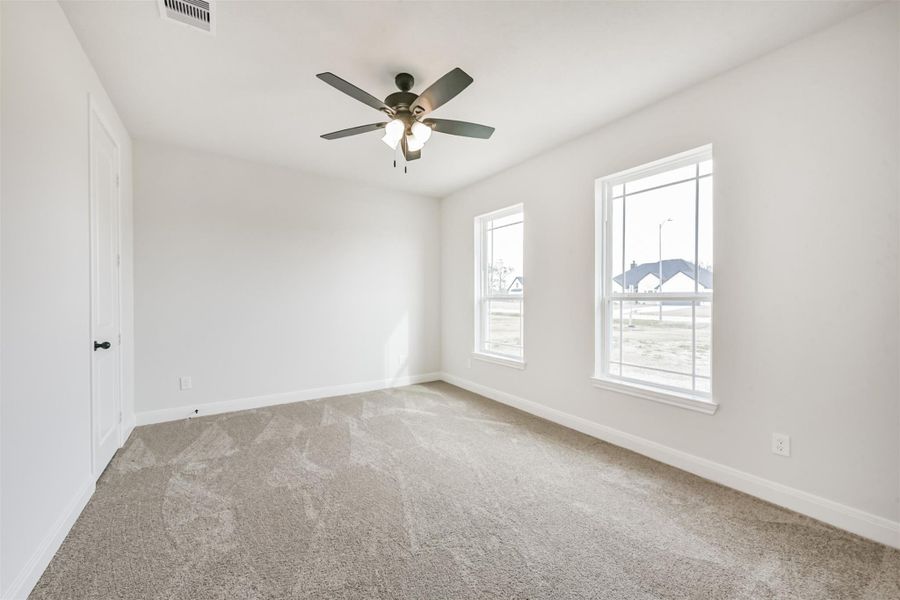 Spacious, unfurnished interior of a new home in , Baytown (Image 26).