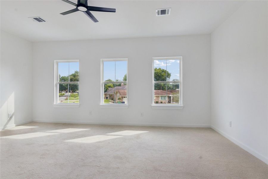 Spacious, unfurnished interior of a new home in , Houston (Image 22).