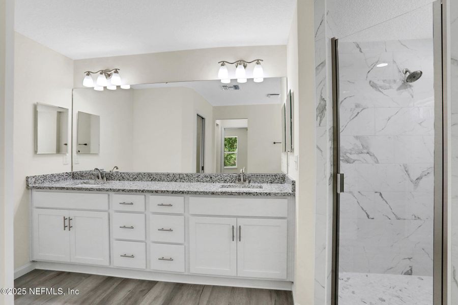 Furnished interior view inside a new home in , Middleburg (Image 11).