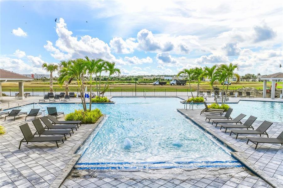 Community amenities in Central Parc, North Port (Image 18).