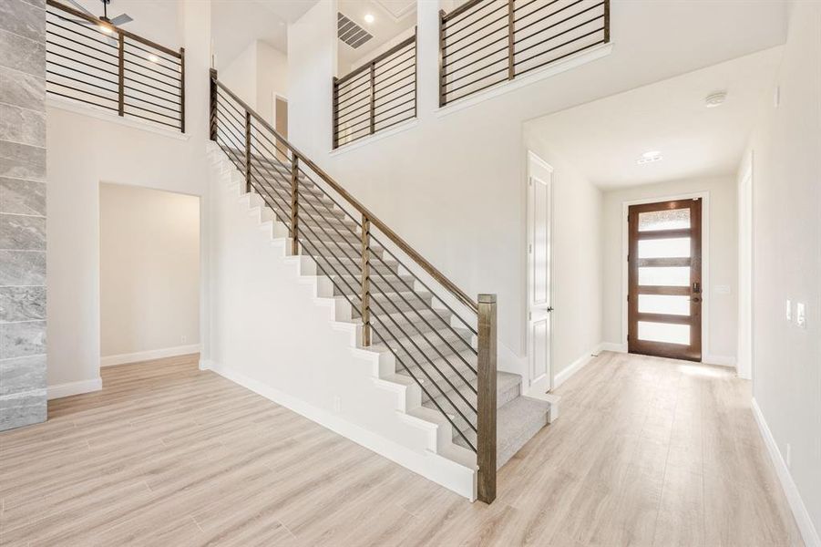 Spacious, unfurnished interior of a new home in The Oaks, Red Oak (Image 29).