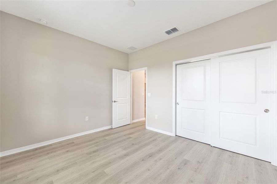 Spacious, unfurnished interior of a new home in , Ocala (Image 14).