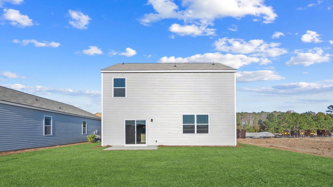 Exterior details and patio area of a home in Rice Hope, Port Wentworth (Image 3).