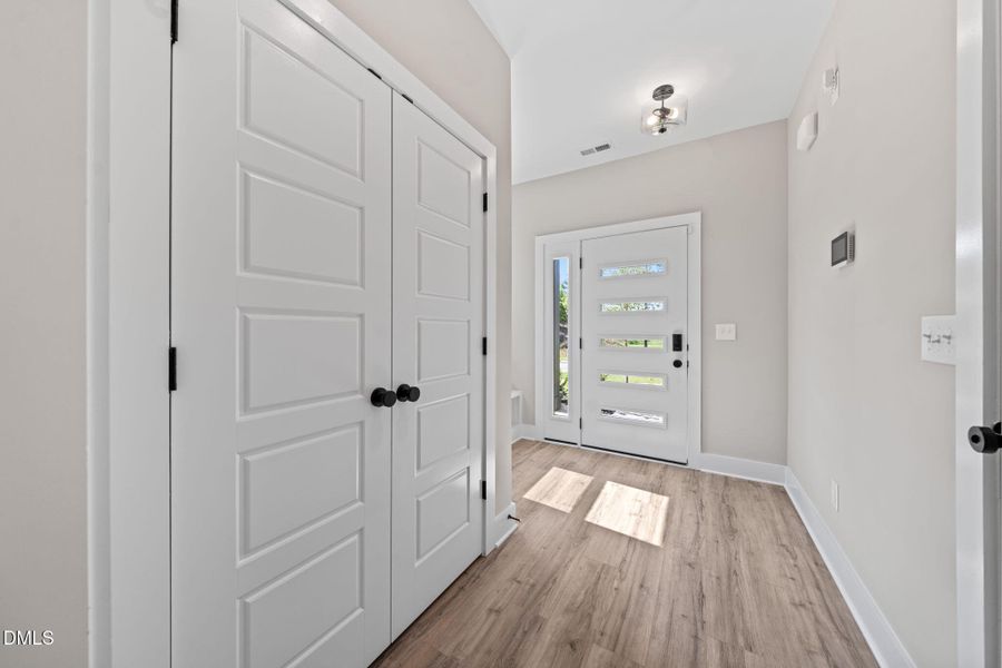 215 summer breeze foyer 2