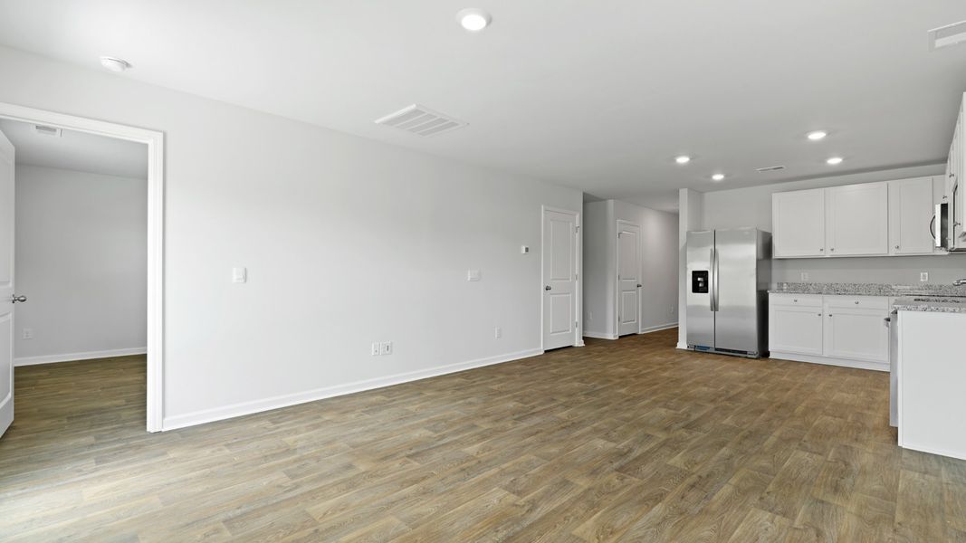 Spacious, unfurnished interior of a new home in Evergreen, Holly Hill (Image 23).