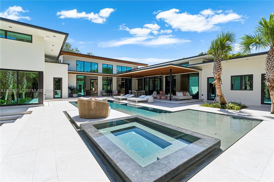 Community amenities in , Pinecrest (Image 81).