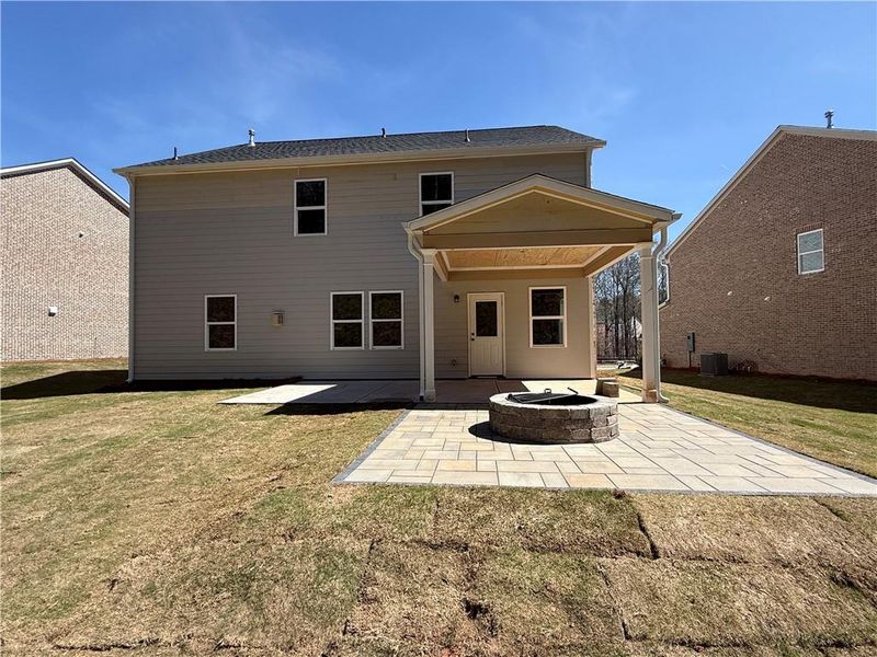 Exterior details and patio area of a home in Briar Creek, Atlanta (Image 3).