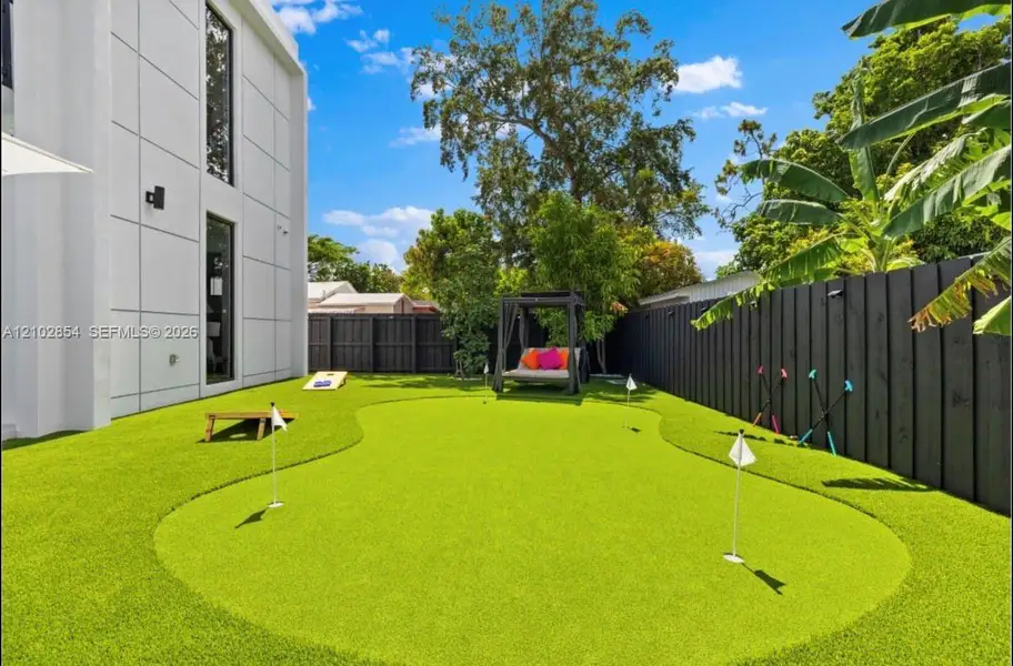Exterior details and patio area of a home in , Miami (Image 30).