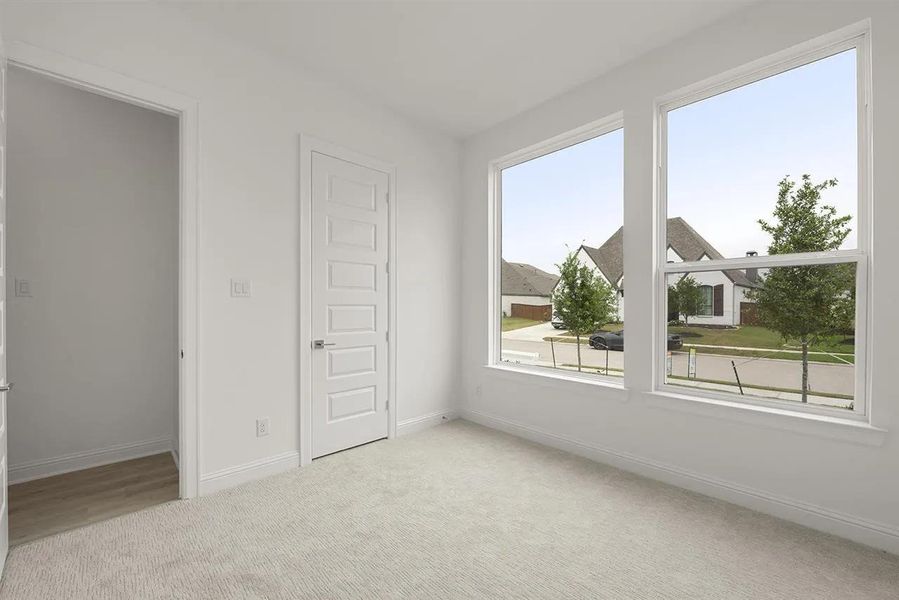 Spacious, unfurnished interior of a new home in Wolf Ranch South Fork, Georgetown (Image 11).