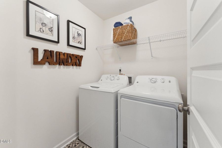 16- HHHunt Homes King Laundry