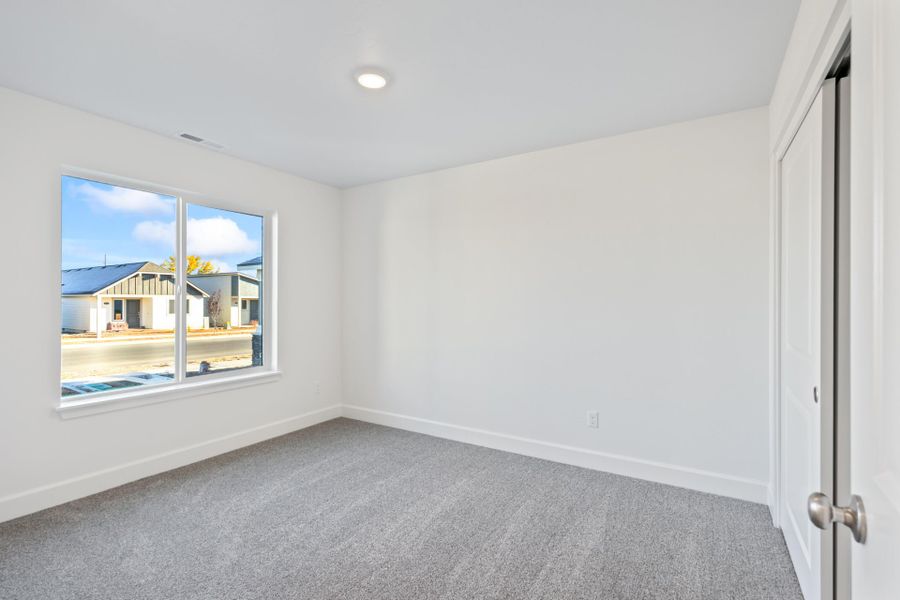 Spacious, unfurnished interior of a new home in Feather Ridge, Redmond (Image 16). Spacious, unfurnished interior of a new home in Feather Ridge, Redmond (Image 16).
