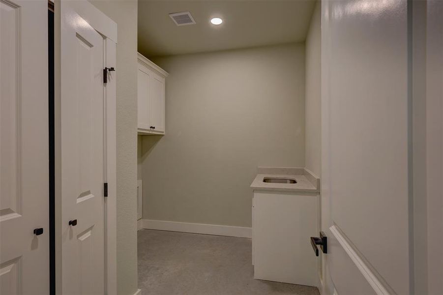 Spacious, unfurnished interior of a new home in , Whitney (Image 14).