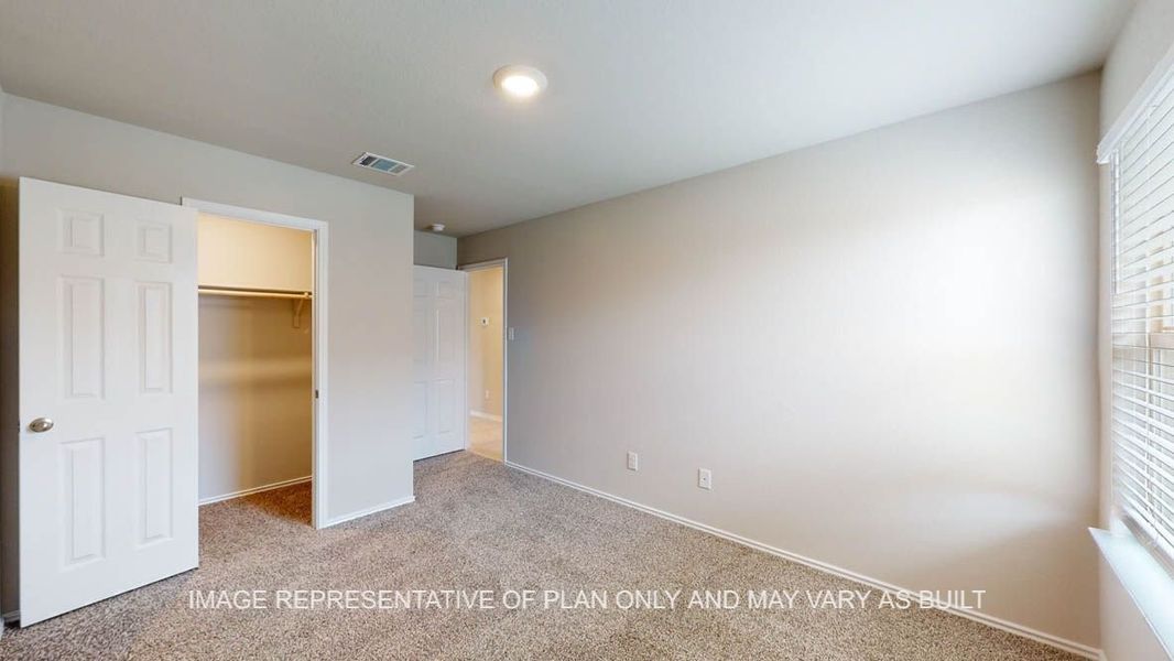 Representative unfurnished interior of a home built from the Elgin by D.R. Horton in Reynolds Crossing, Killeen (Image 24).