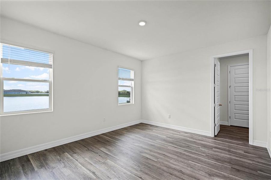 Spacious, unfurnished interior of a new home in Lakes of Mount Dora, Mount Dora (Image 25).