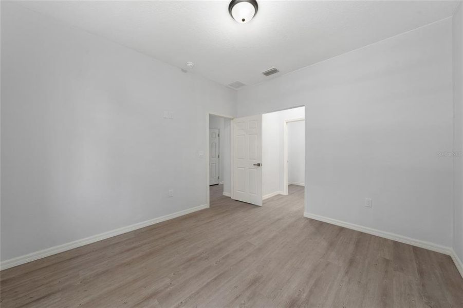 Spacious, unfurnished interior of a new home in , Eustis (Image 14).