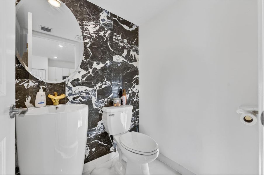 Furnished interior view inside a new home in , Coral Springs (Image 27). Furnished interior view inside a new home in , Coral Springs (Image 27).