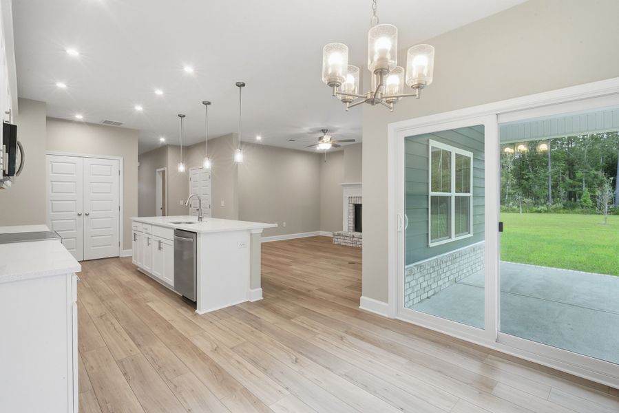 Representative unfurnished interior of a home built from the Harbor II by Ernest Homes in Wexford, Richmond Hill (Image 21).
