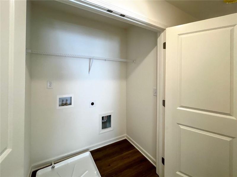 Spacious, unfurnished interior of a new home in Shoals Crossing, Conyers (Image 29). Spacious, unfurnished interior of a new home in Shoals Crossing, Conyers (Image 29).