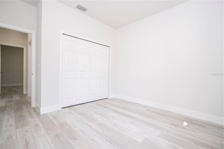 Spacious, unfurnished interior of a new home in , Citrus Springs (Image 35).