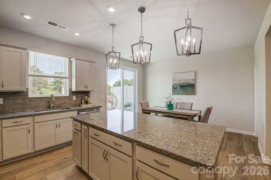 For representation purposes of floorplan only, actual homesite is under construction and design and structural options may vary For representation purposes of floorplan only, actual homesite is under construction and design and structural options may vary