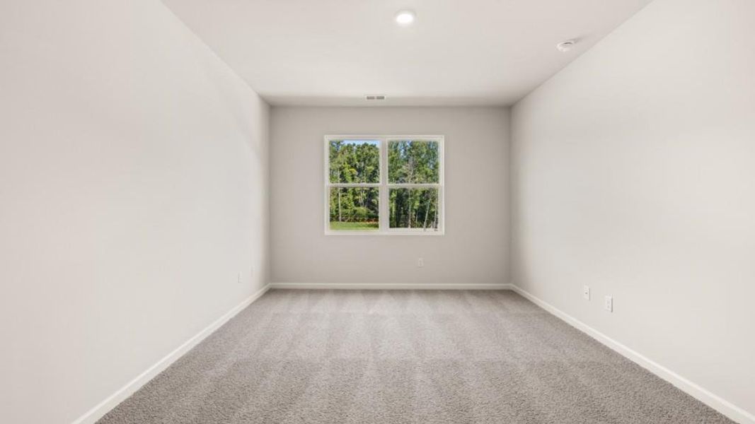Spacious, unfurnished interior of a new home in Fairhaven, Lithia Springs (Image 23).