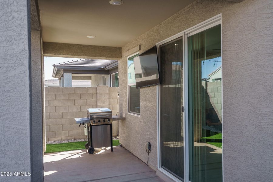 22) BACK PATIO 22) BACK PATIO