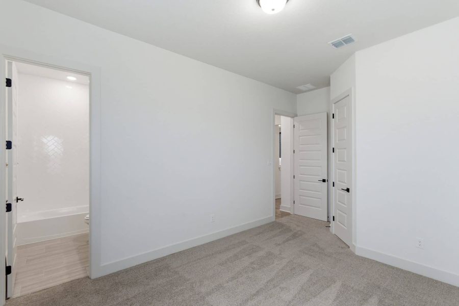 Spacious, unfurnished interior of a new home in Regency Ranch, Marion (Image 43).