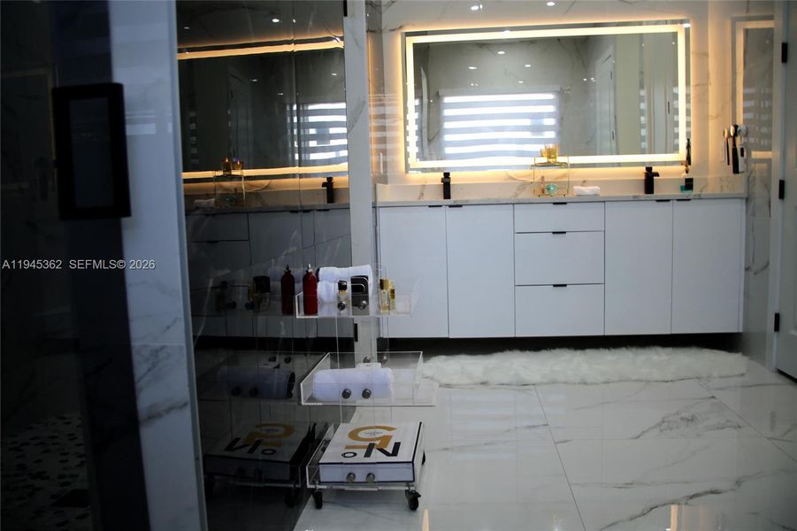 Image 33 of a home in .