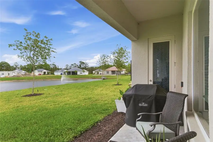 Exterior details and patio area of a home in , Deland (Image 4).