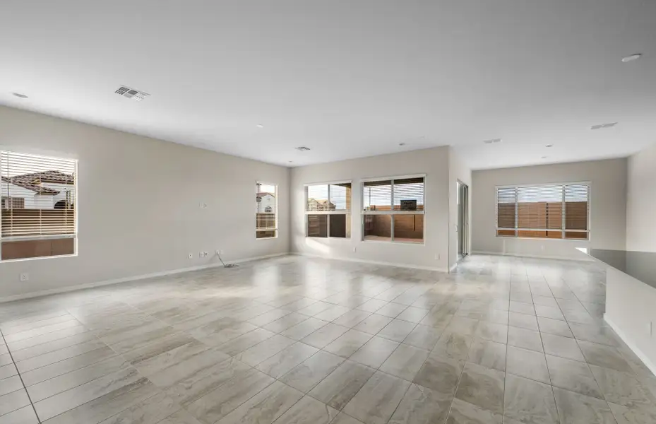 Spacious, unfurnished interior of a new home in Visara, Surprise (Image 24).