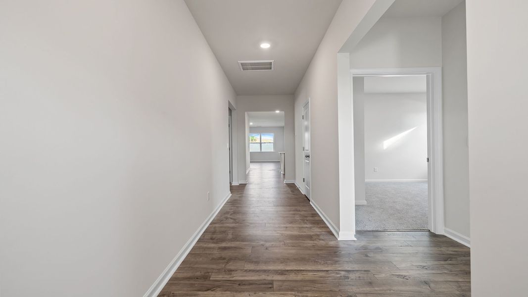 Spacious, unfurnished interior of a new home in Sherwood Gardens, Landrum (Image 14).
