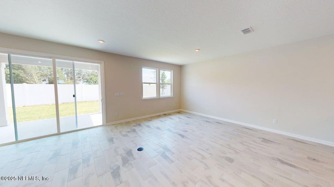 Spacious, unfurnished interior of a new home in Sandridge Hills, Green Cove Springs (Image 13).