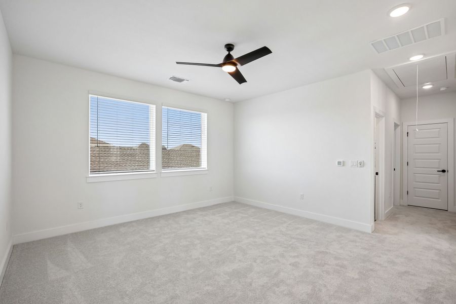 Representative unfurnished interior of a home built from the Denali by Pacesetter Homes in Easton Park, Austin (Image 37).