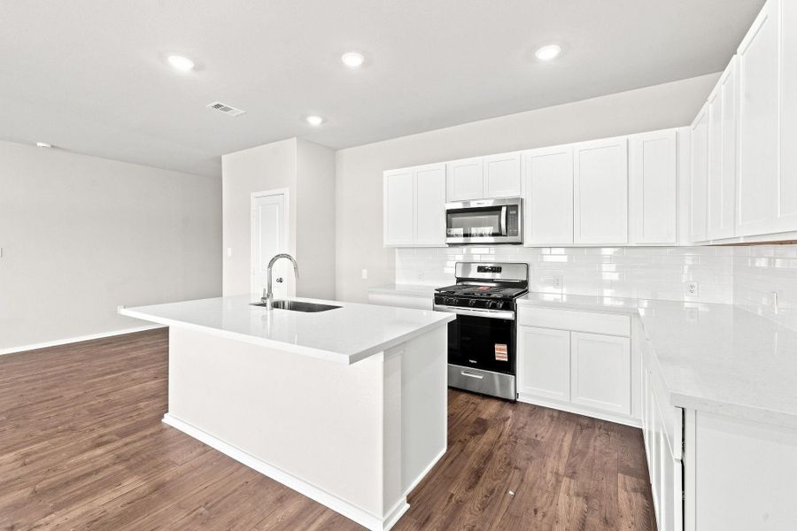 Furnished interior view inside a new home in Laurel Landing, Alvin (Image 12).