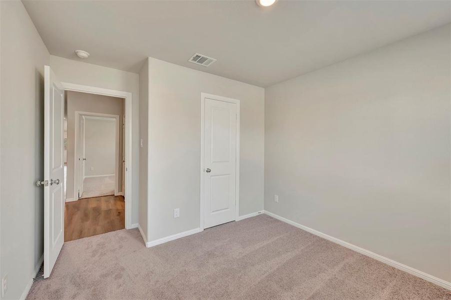 Spacious, unfurnished interior of a new home in Forest Park, Princeton (Image 33).